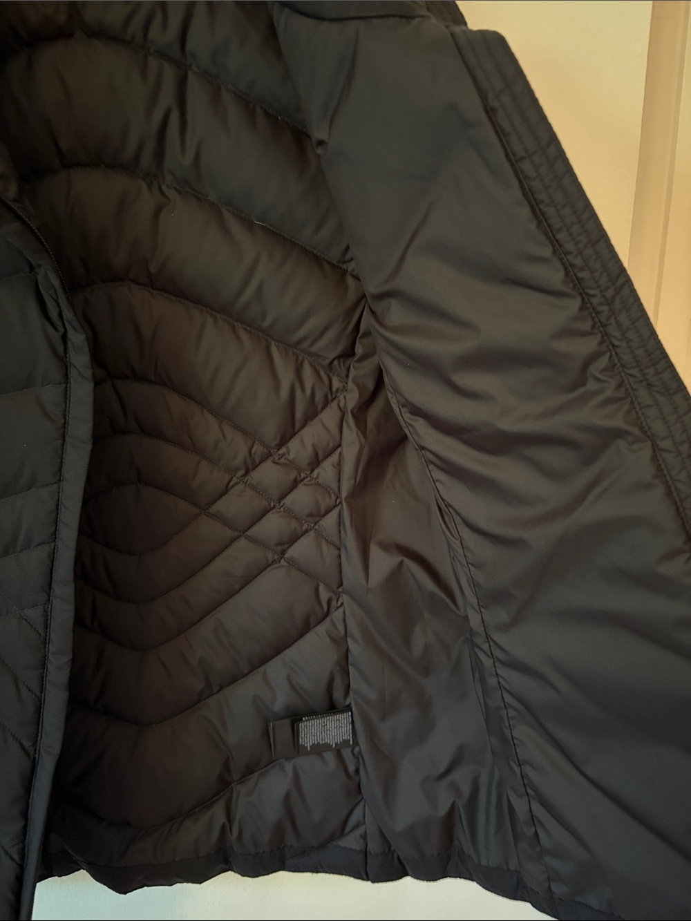 The North Face - 550 Down fill Women's Black Quilted Insulated Vest NWOT - Picture 5 of 10